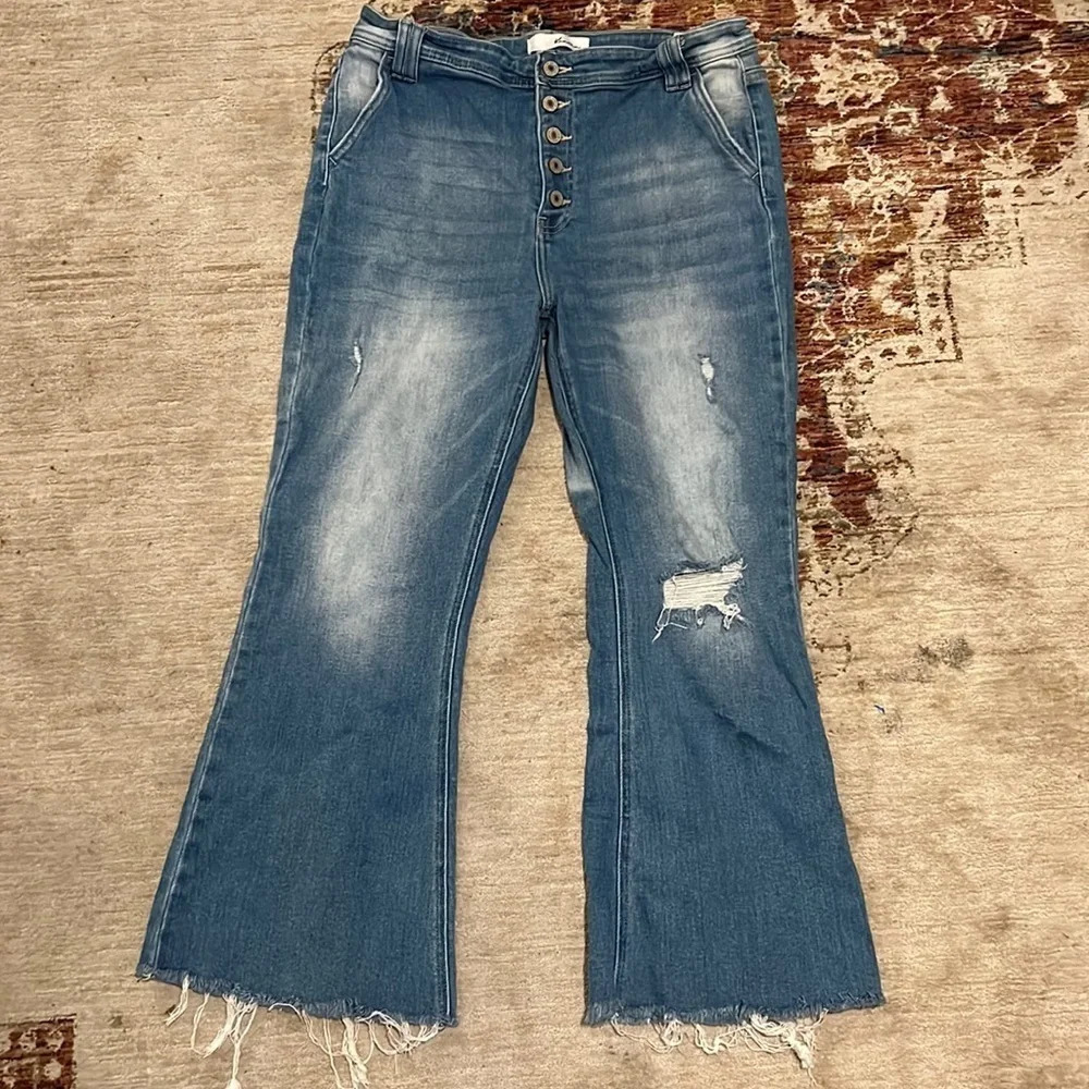 NWOT WOMENS KANCAN DISTRESSED JEANS SIZE 15/31